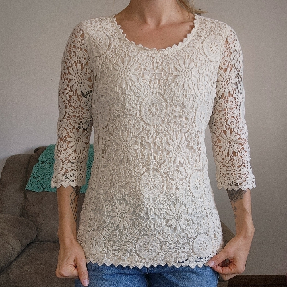 V Cristina Crochet Lace 3/4 Sleeve Top Size XL